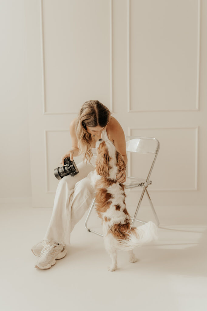 fotografin Vicky mit ihrem Hund