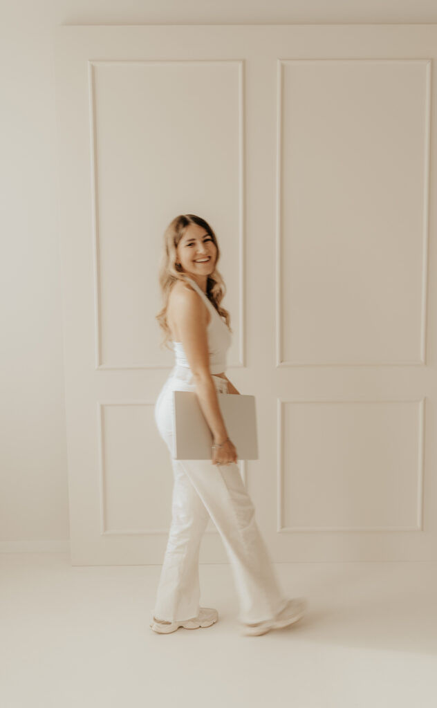 Fotografin Vicky im Golden Loft Tageslichtstudio